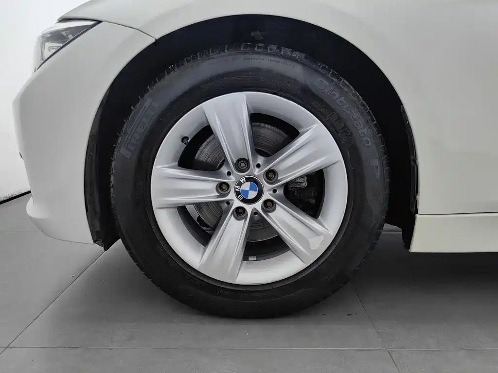 Фото 17 - BMW 3 Series