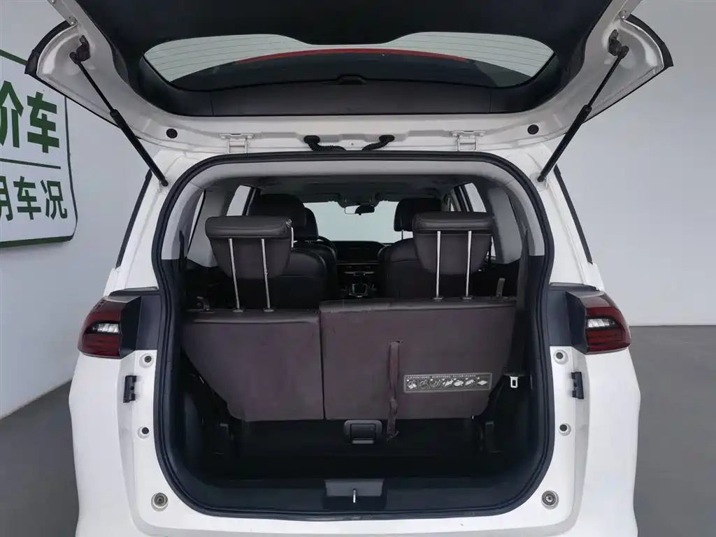 GAC Trumpchi Trumpchi M6 2019 270T Automatic Luxury (6-seater) China V фото 16