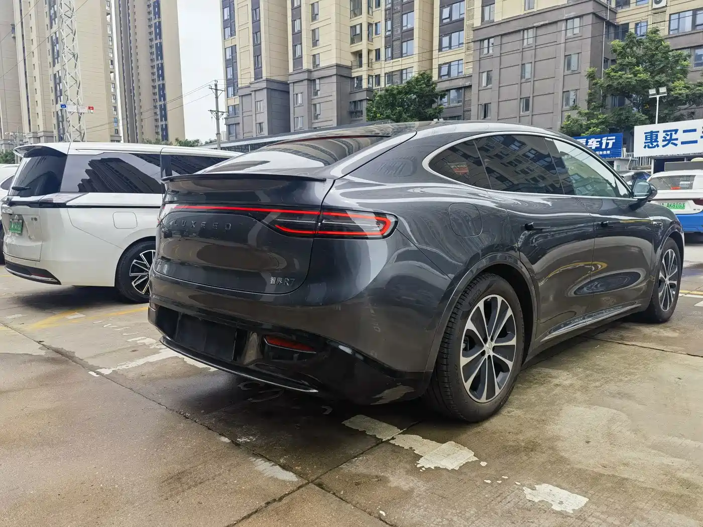 Zhijie Luxeed R7 2025 2025 Extended Range 251km Max