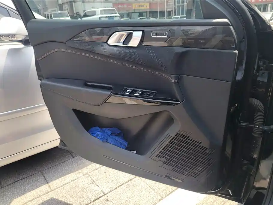 Lynk & Co 02 Hatchback 2021 2.0TD Halo фото 7