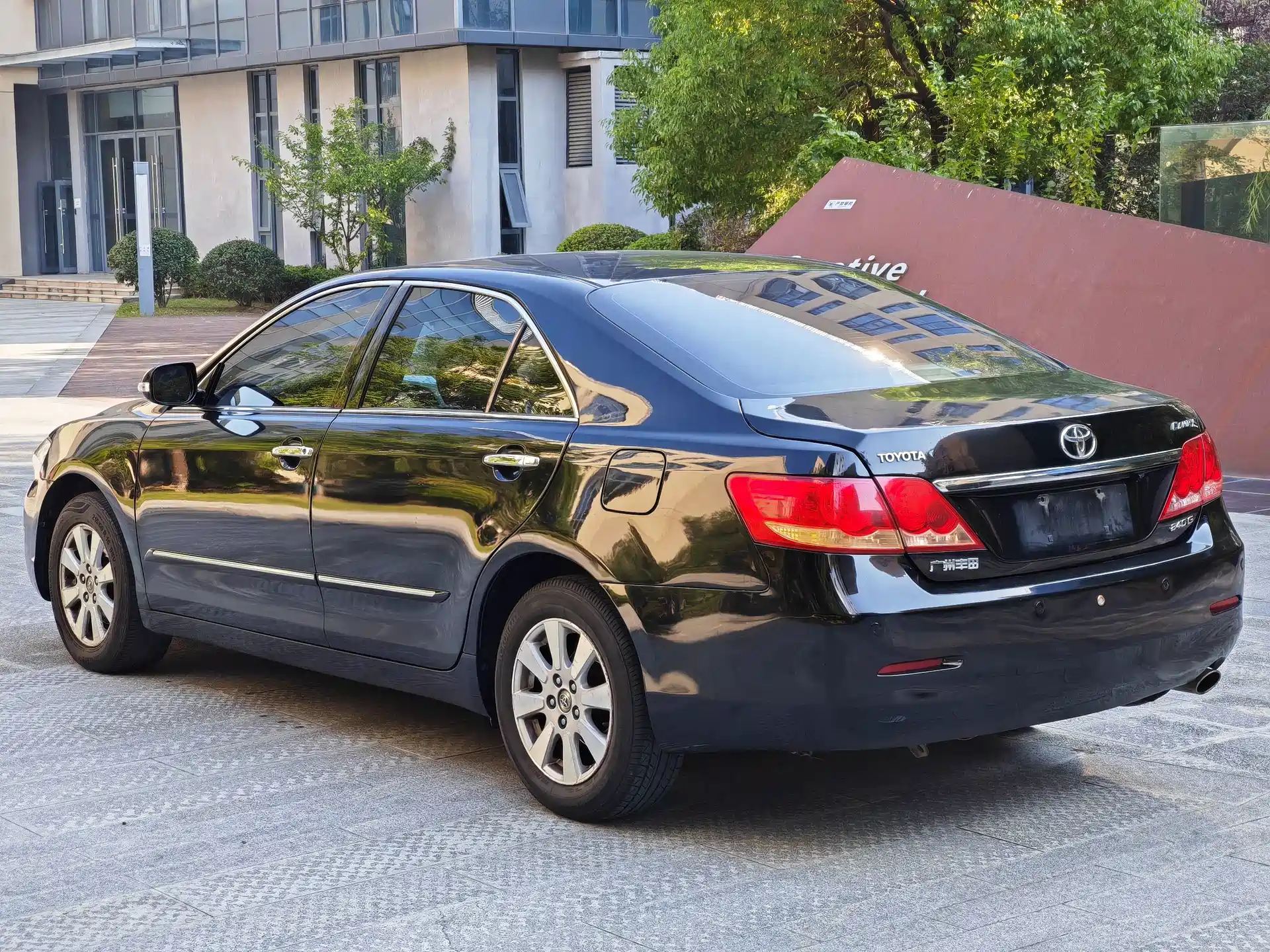 Photo 3 - Toyota Camry