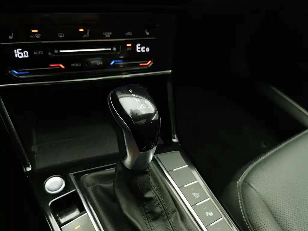 Volkswagen Passat New Energy 2023 430PHEV Hybrid Luxury фото 13