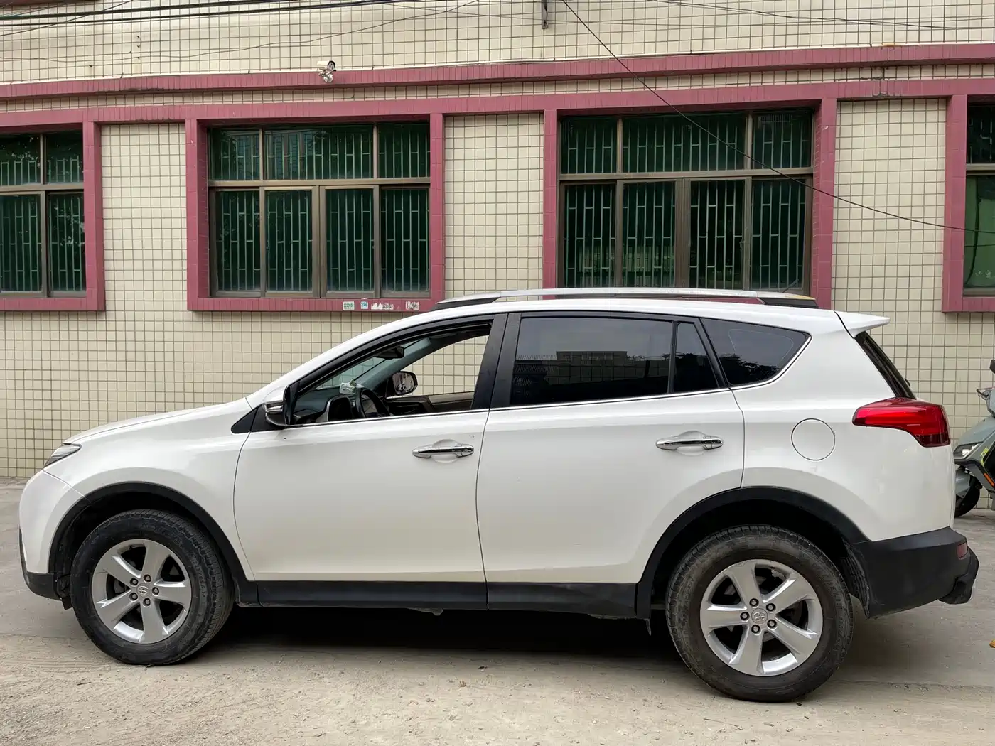 Toyota RAV4 Rongfang 2013 2.5L Auto 4WD Elite фото 16
