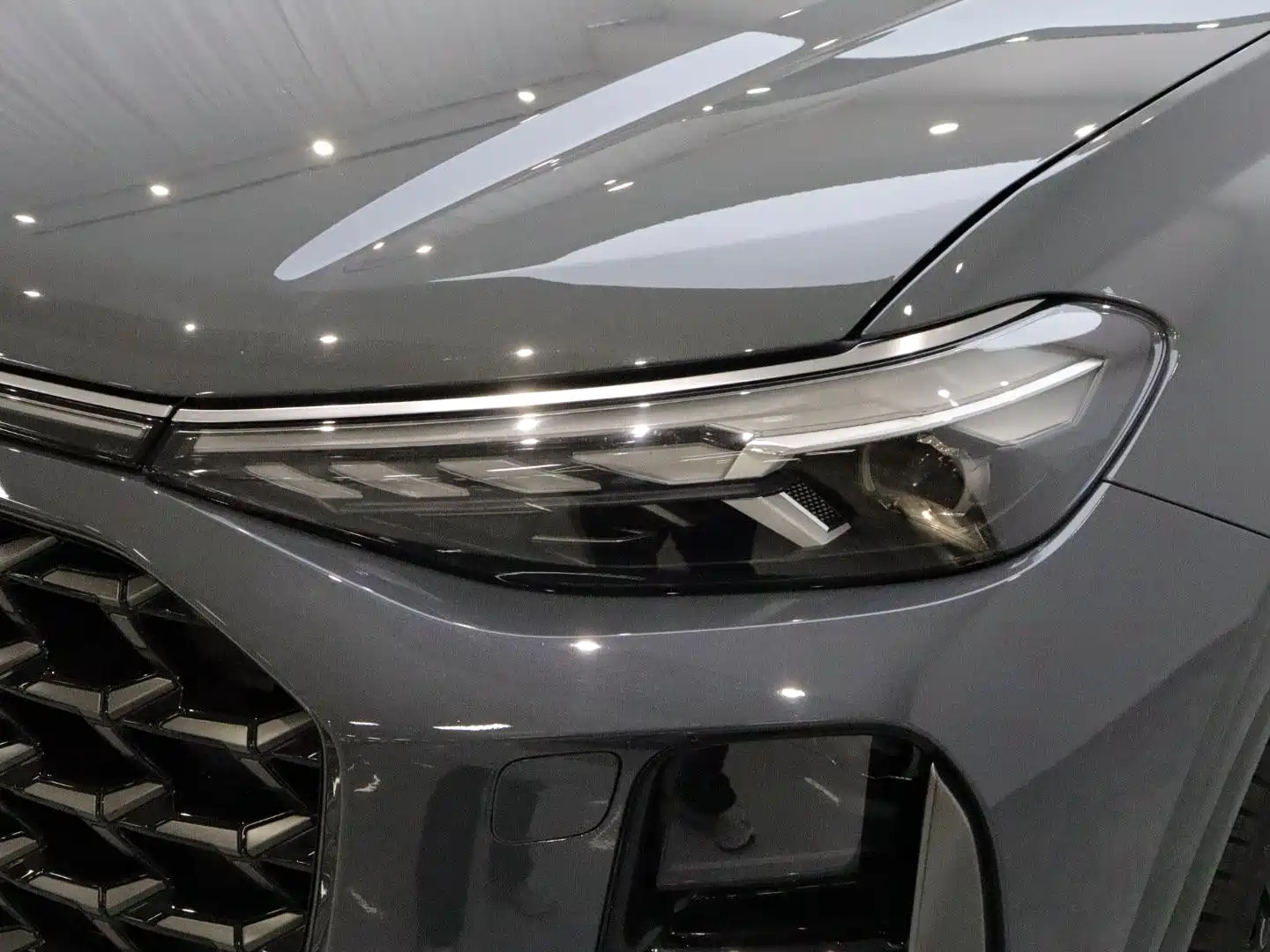 Photo 18 - Audi Q6