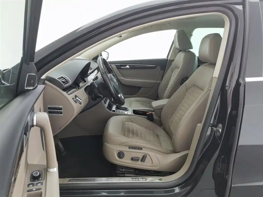 Volkswagen Magotan 2013 2.0TSI Ultimate фото 10