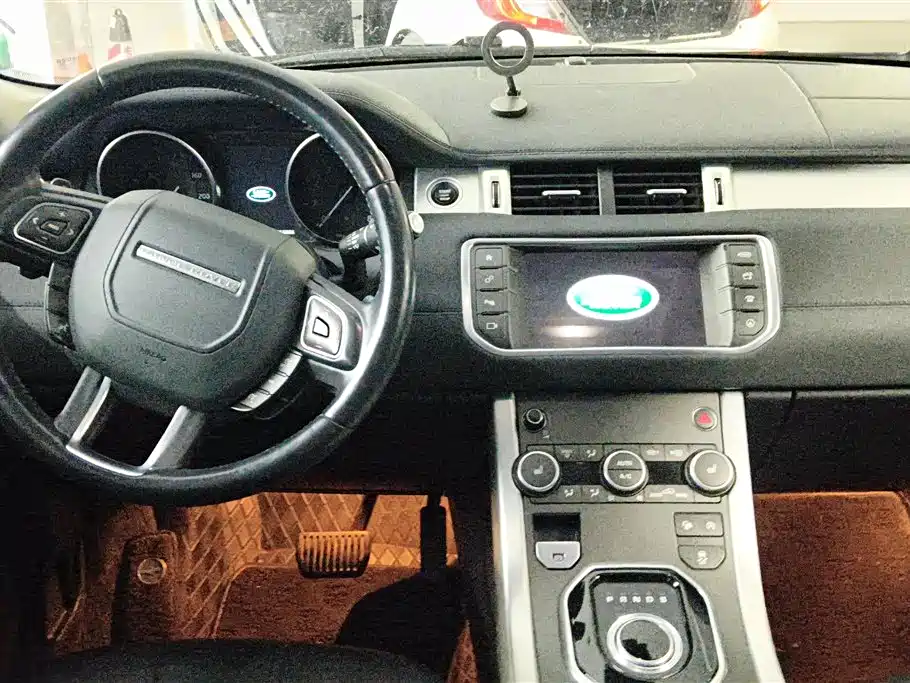 Land Rover Range Rover Evoque 2017 2.0T SE Smart Shine Edition фото 12