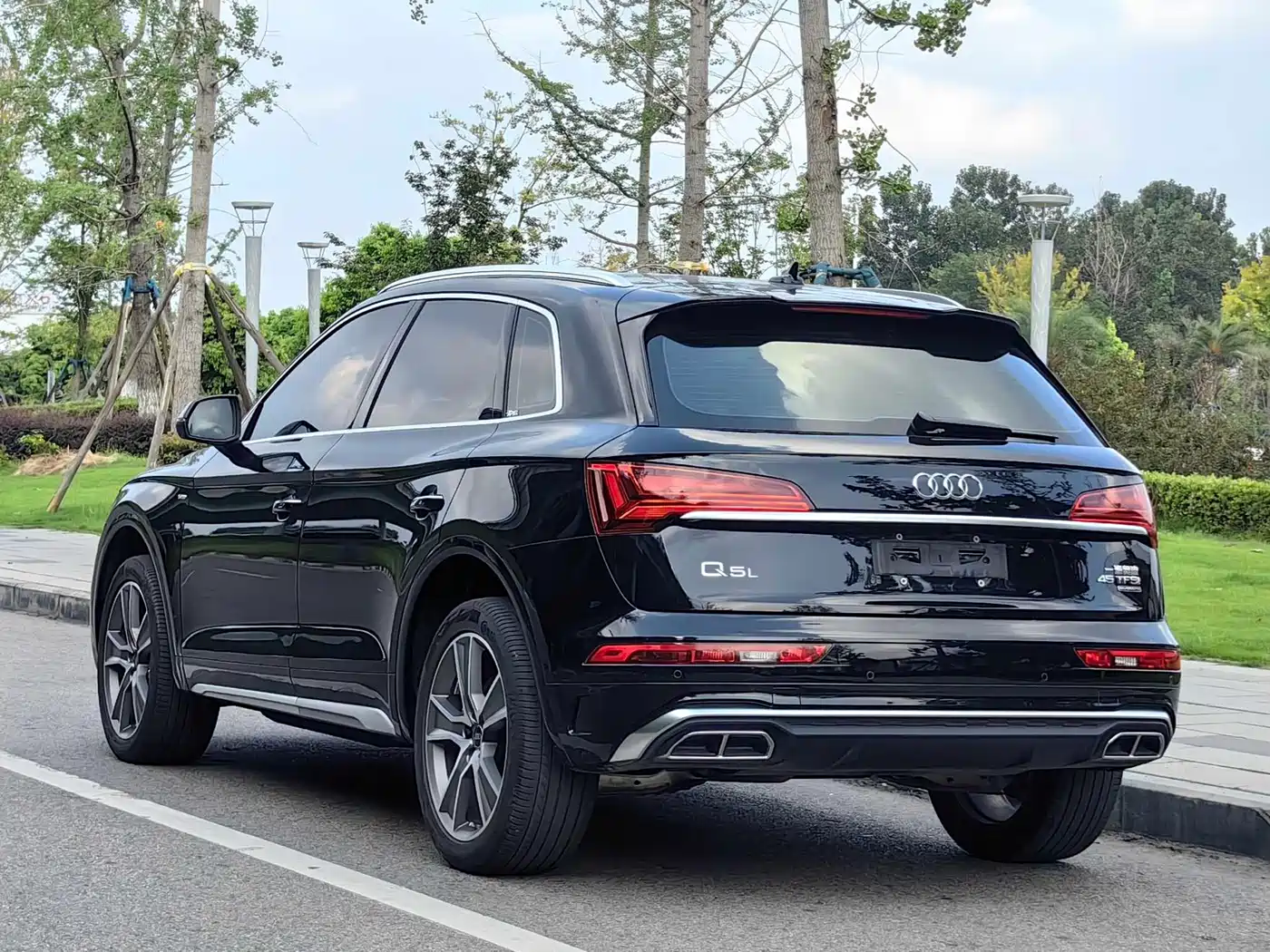 Фото 5 - Audi Q5L