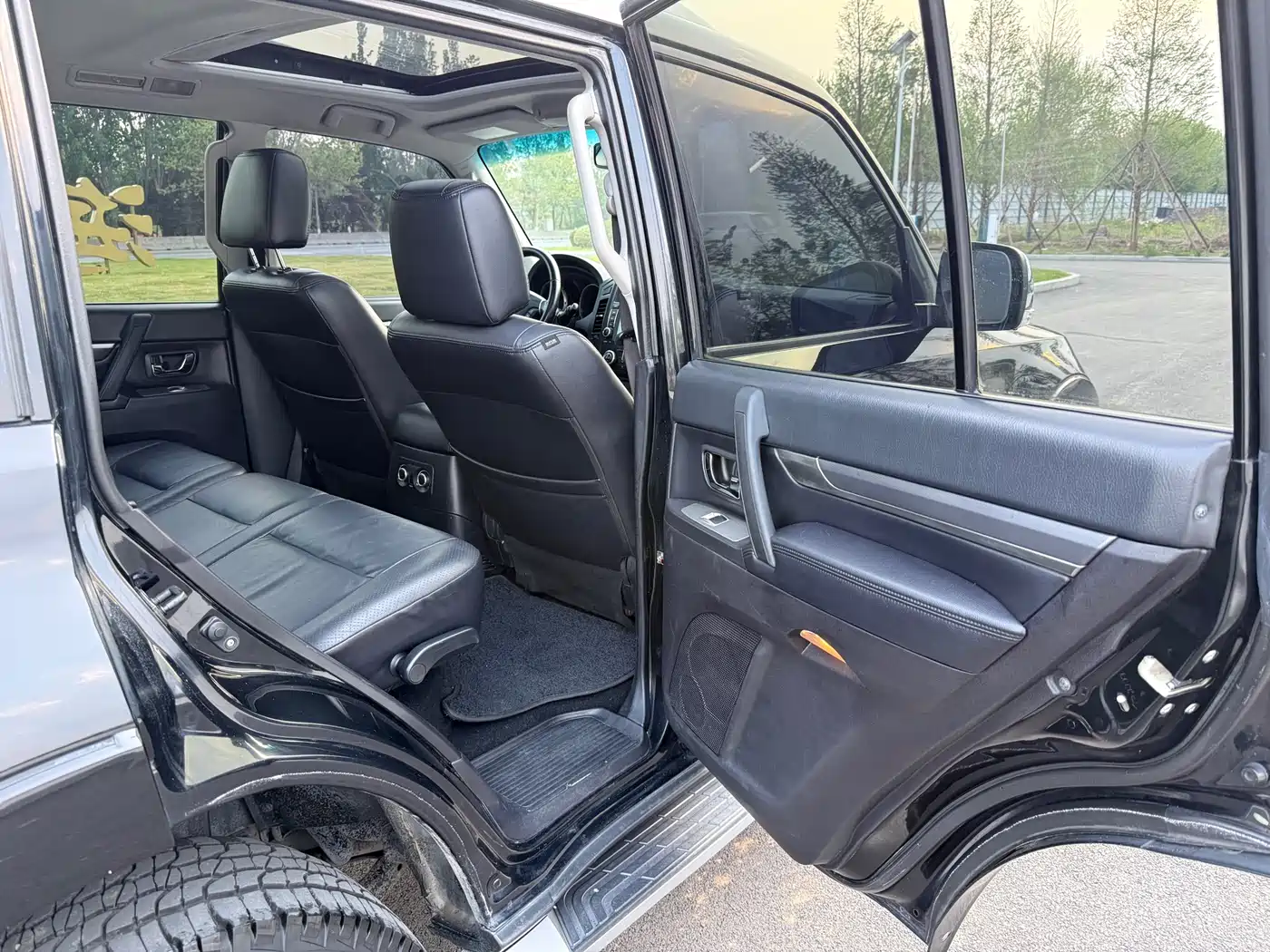 Mitsubishi Pajero (Import) 2010 3.0L Automatic Elite Edition фото 13