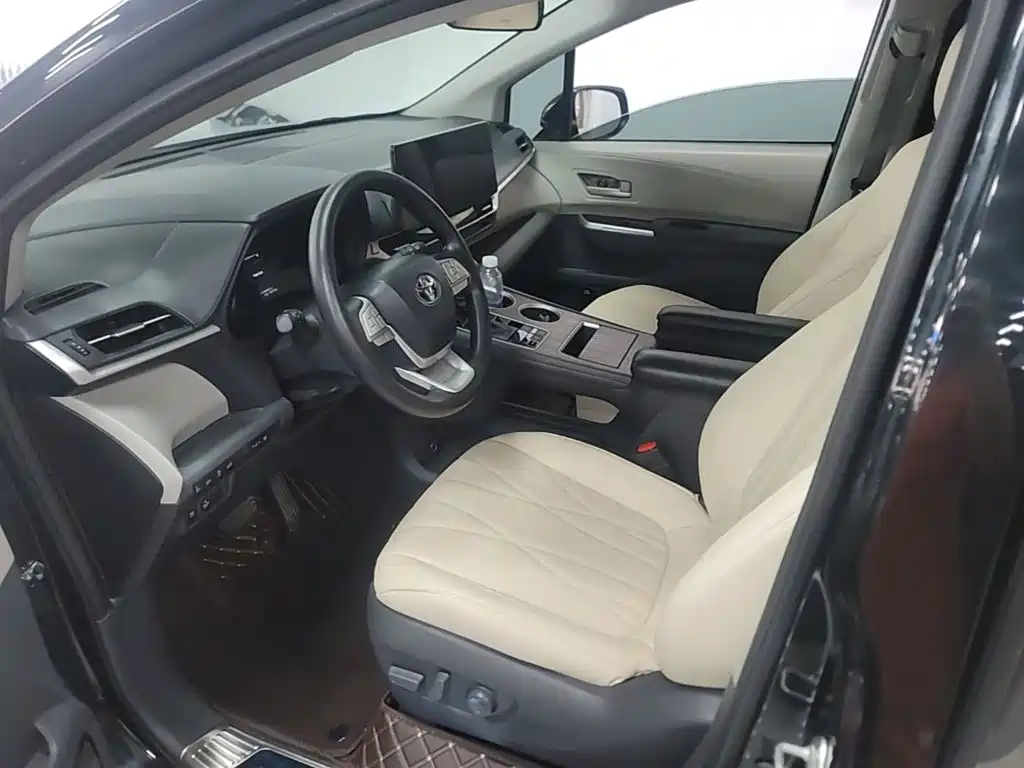 Toyota Granvia 2023 2023 2.5L Hybrid Luxury Edition