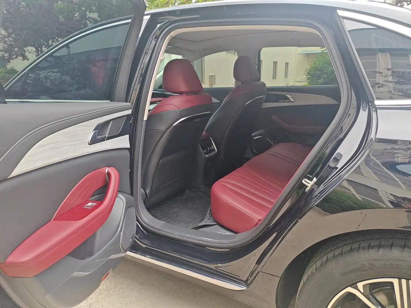 Hongqi H5 PHEV 2025 130 Super Hybrid Edition фото 9