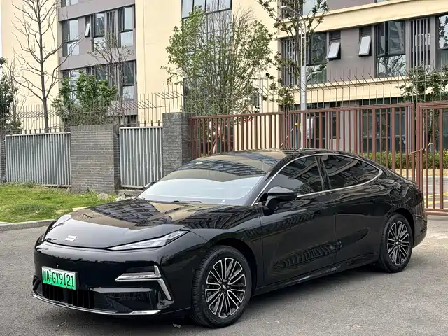 Geely Galaxy Xingyao 8 2025 130km EM-i Premium Edition