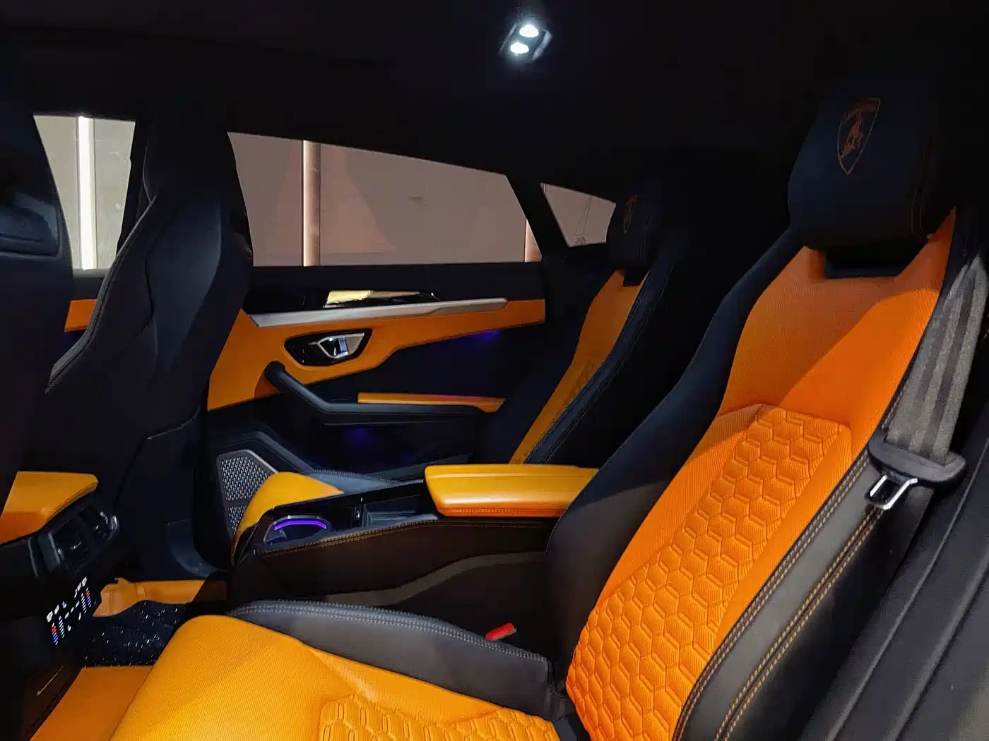 Lamborghini Urus 2018 4.0T V8 фото 3