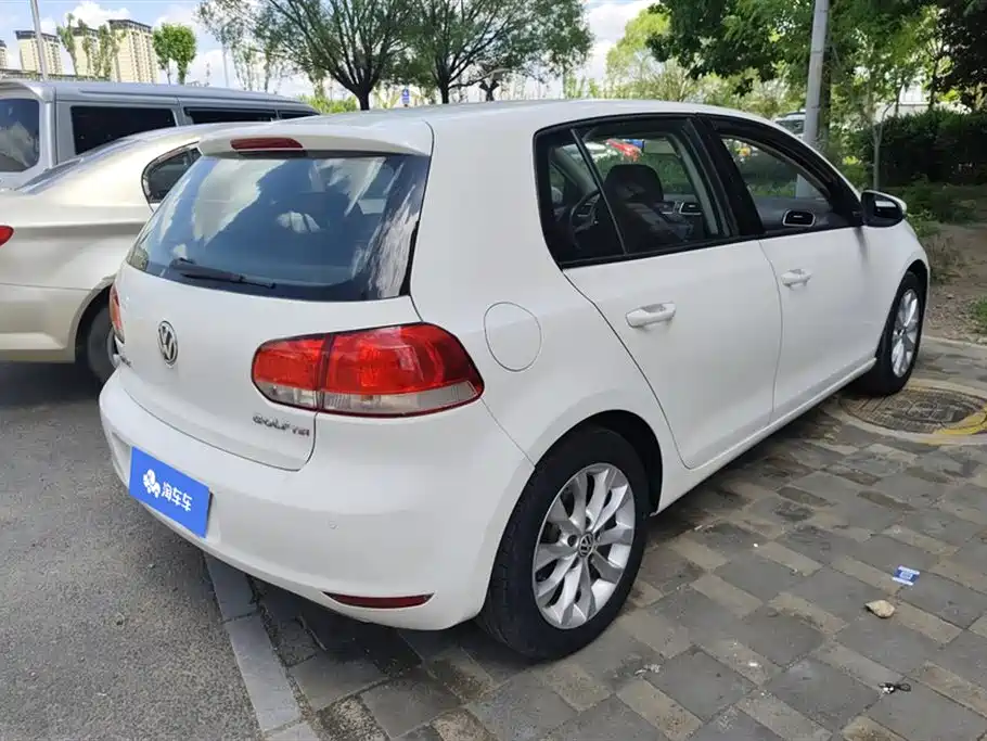 Volkswagen Golf 2010 1.4TSI Auto Comfort фото 3
