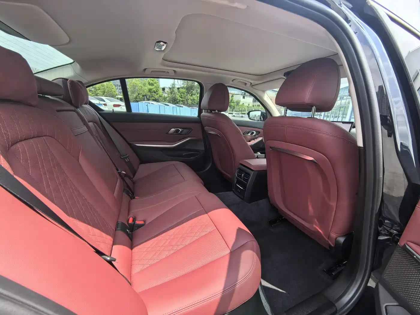 BMW 3 Series 2026 325Li M Sport Package фото 7
