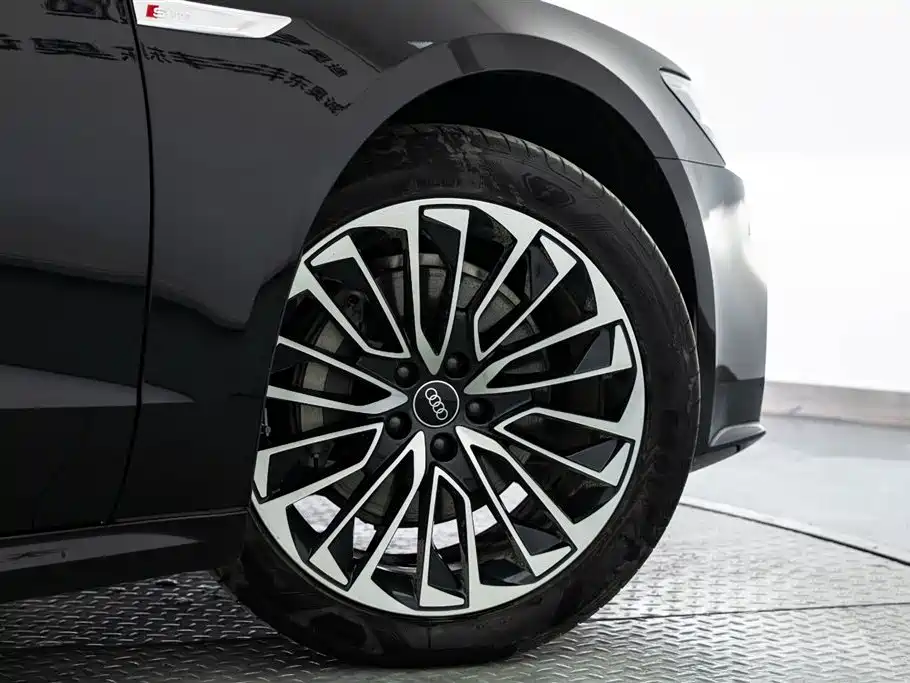 AUDI A7L