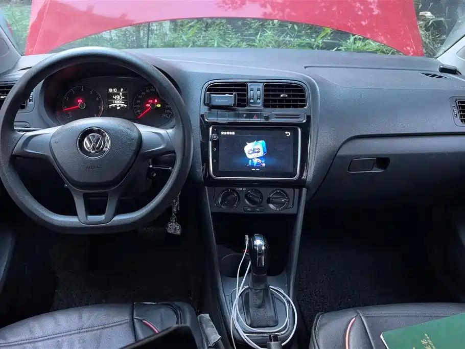 Volkswagen Polo 2016 1.4L Automatic Trend фото 12