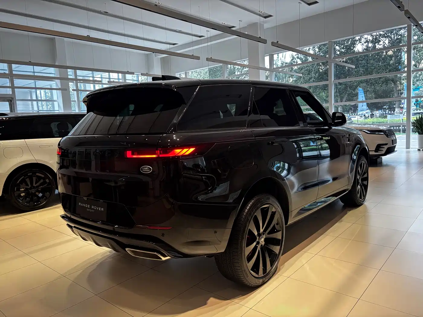Land Rover Range Rover Sport 2026 2025 400PS Dynamic HSE