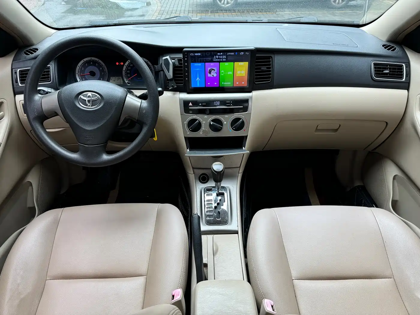 Toyota Corolla 2013 1.6L Automatic Luxury фото 8