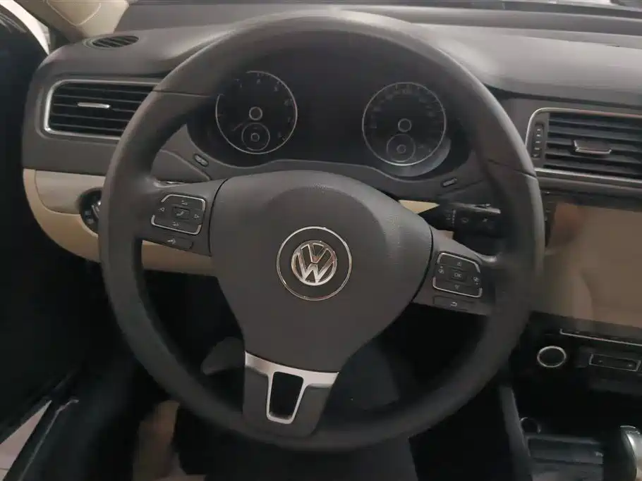 Volkswagen Sagitar 2014 Facelift 1.4TSI Automatic Luxury фото 15