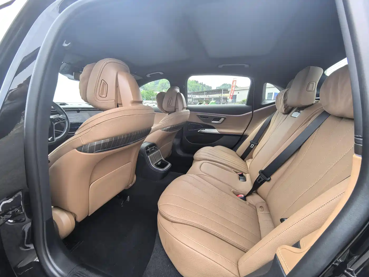 Mercedes-Benz E-Class New Energy 2024 E 350 e L Plug-in Hybrid Sedan фото 7