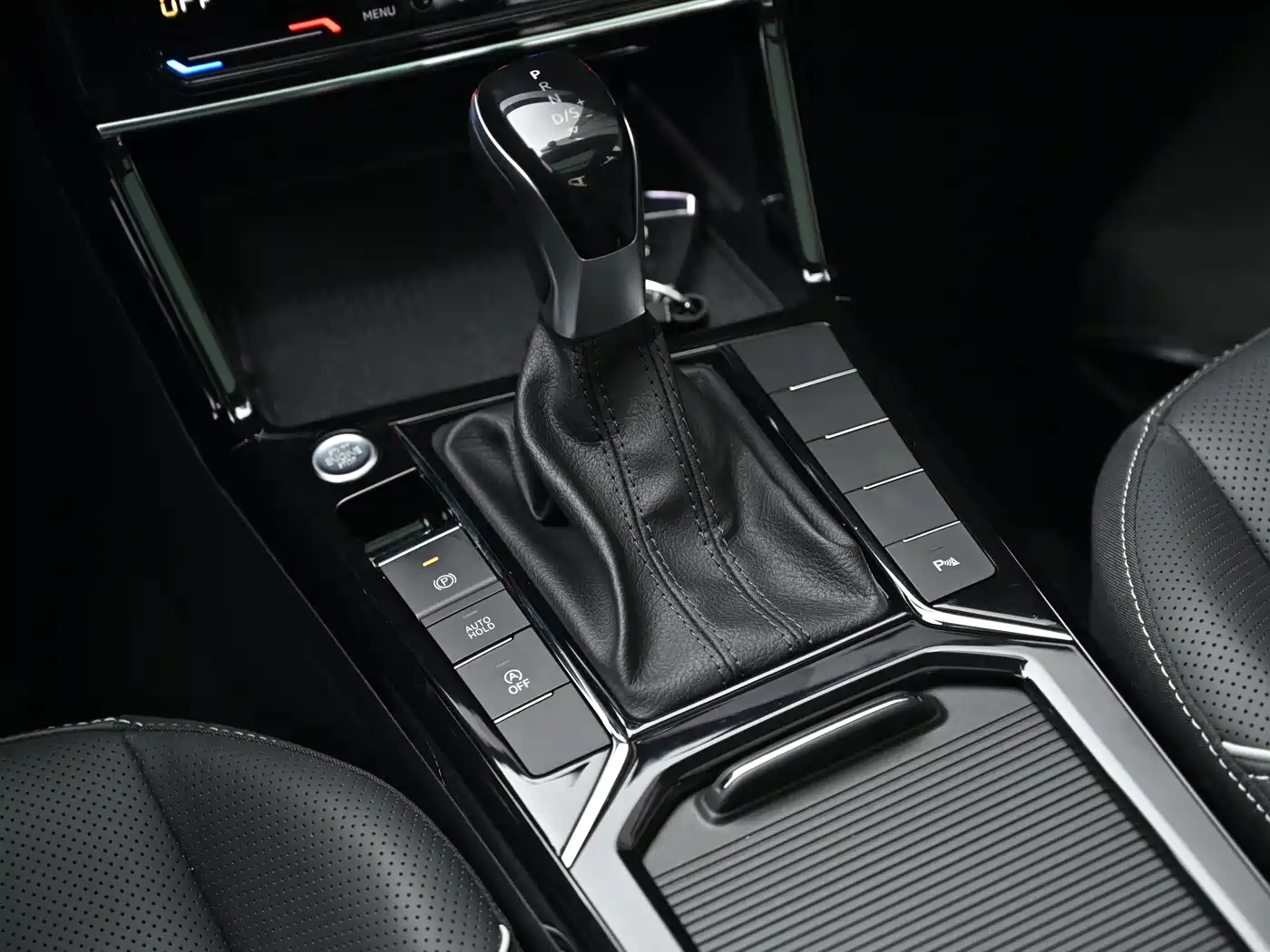 Volkswagen Passat 2024 Model 380TSI Starlight Elite фото 13