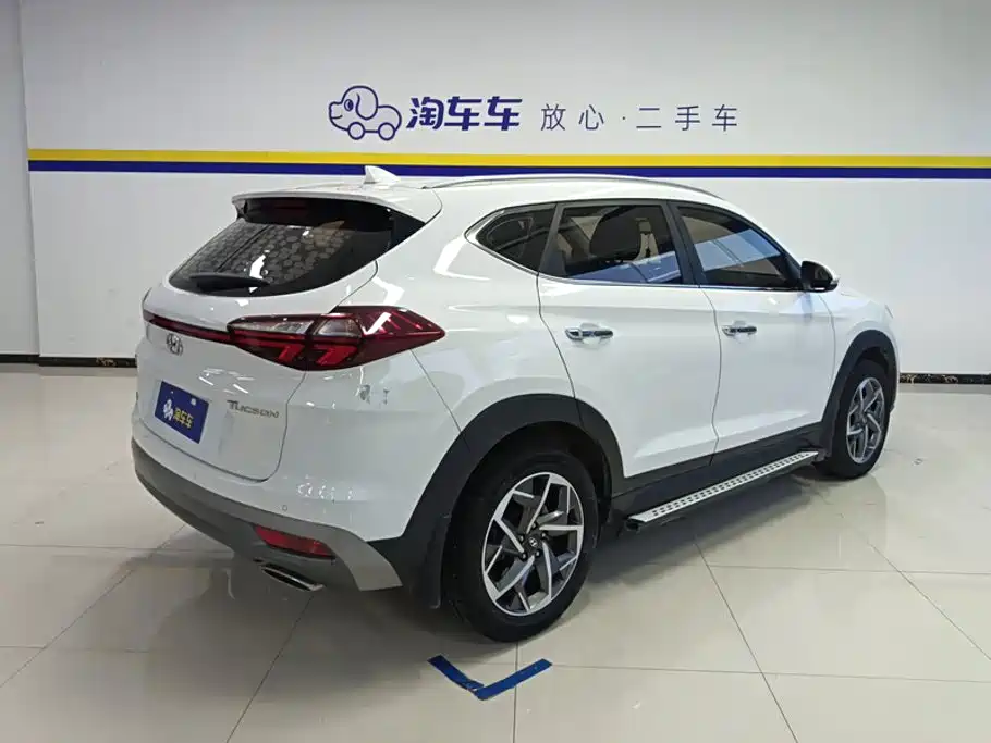 Фото 3 - Hyundai Tucson