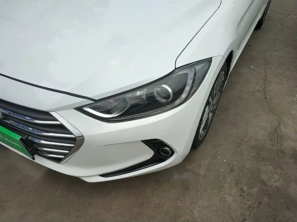 Hyundai Elantra 2016 Model 1.6L Automatic Smart Elite фото 24