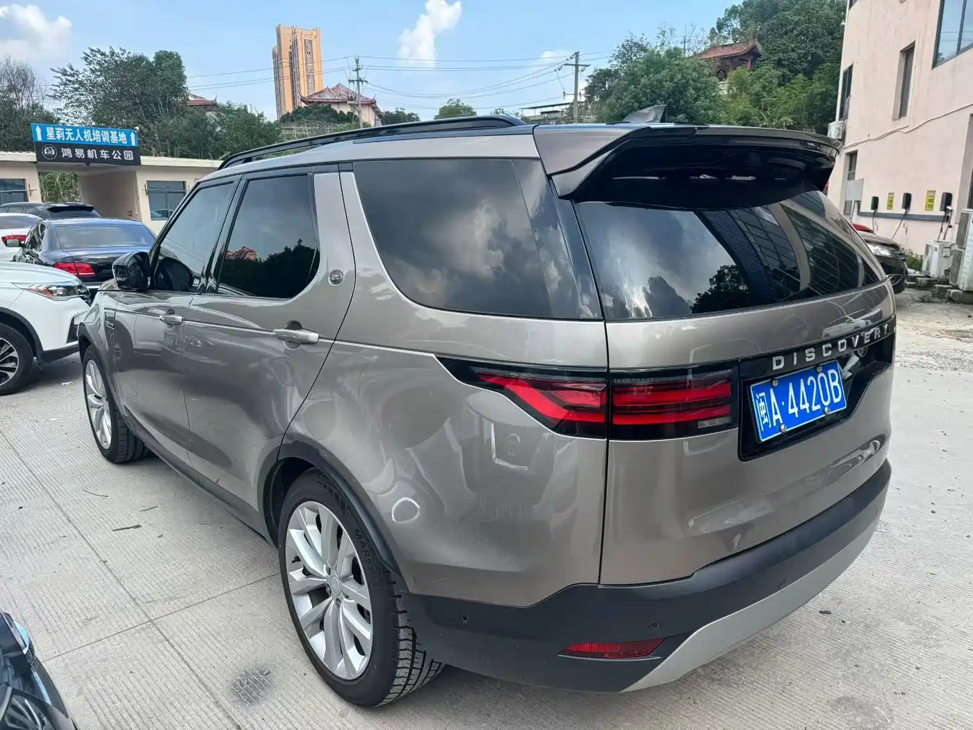 Land Rover Discovery 2024 2024 360PS Dynamic SE