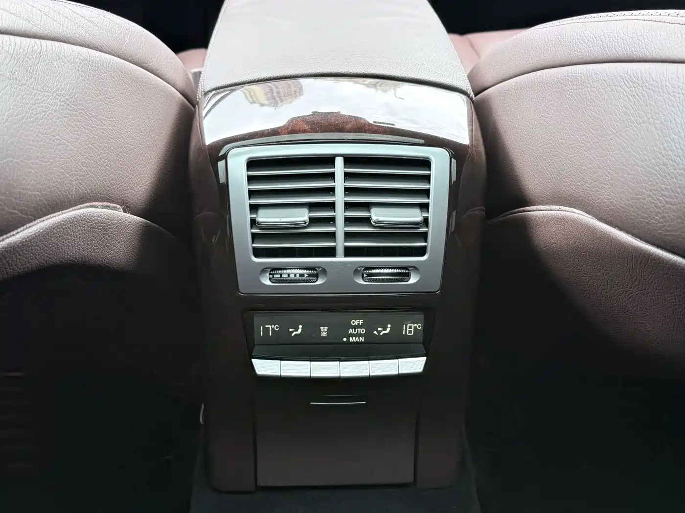 Mercedes-Benz S-Class 2012 S 350 L 4MATIC Grand Edition фото 15