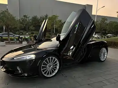 McLaren GT