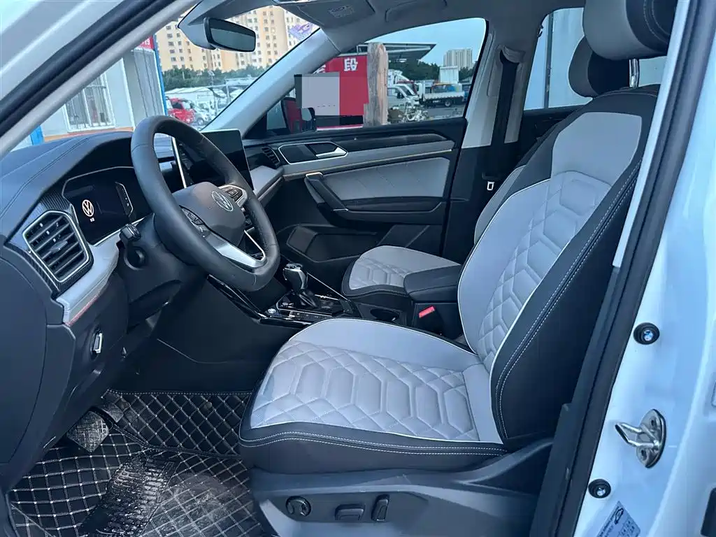 Volkswagen Tayron 2023 280TSI 2WD Luxury Plus Advanced Edition фото 12