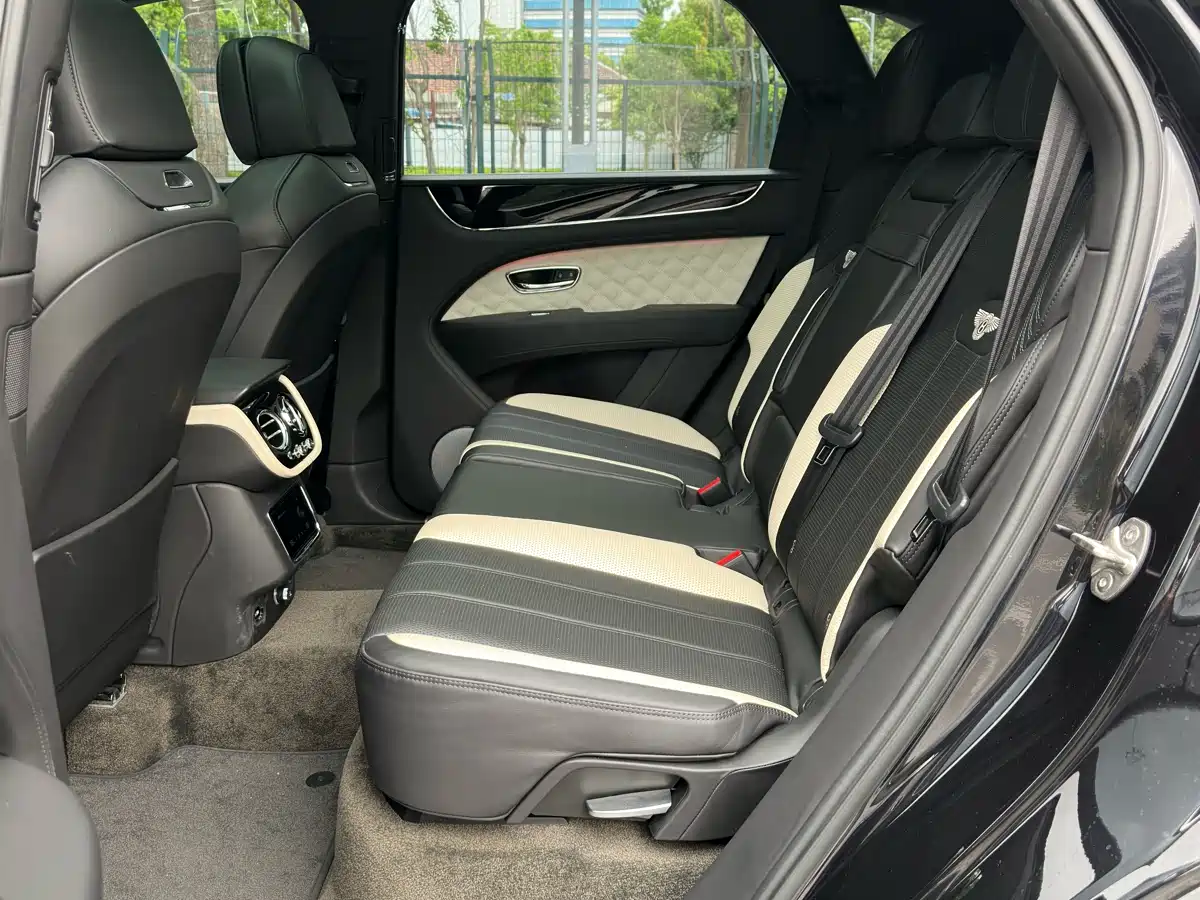 Photo 16 - Bentley Bentayga