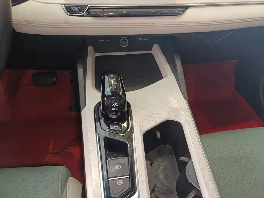 Geely Emgrand L HiP 2022 2022 1.5TD-DHT Pro 100KM Super Rui
