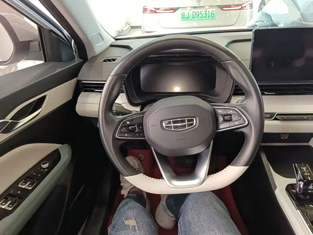 Geely Emgrand L HiP 2022 2022 1.5TD-DHT Pro 100KM Super Rui
