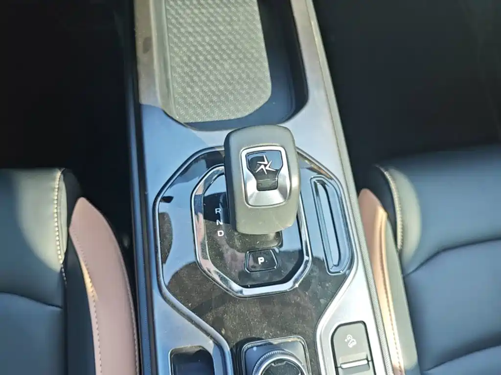 Фото 14 - Geely ICON