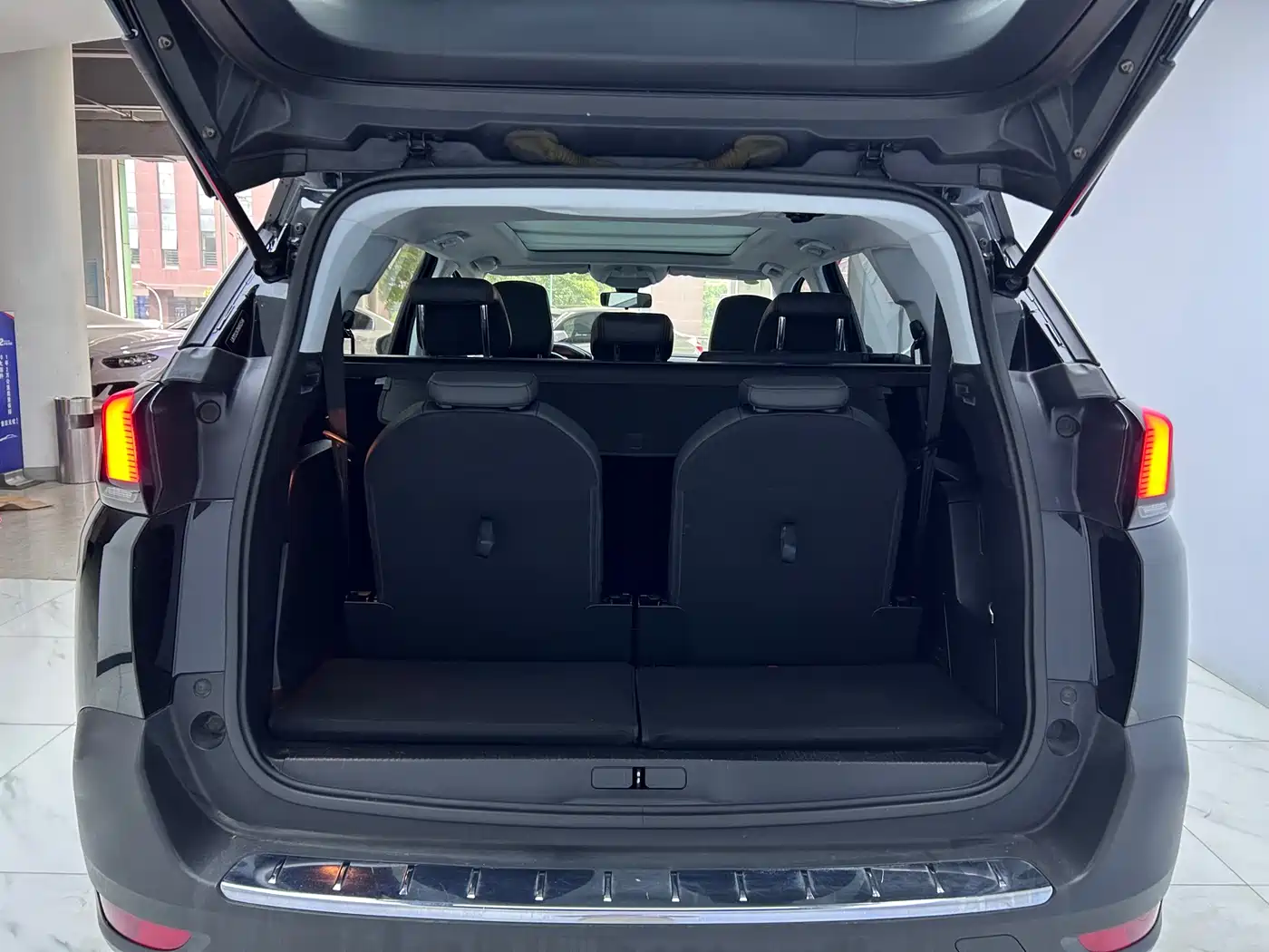 Peugeot 5008 2017 350THP 7-seat Elite Edition фото 21