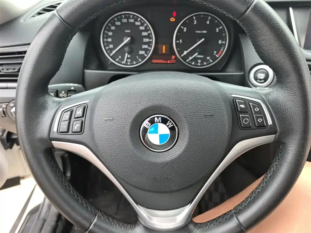 BMW X1 2015 Model sDrive18i Fashion Advanced Edition фото 11