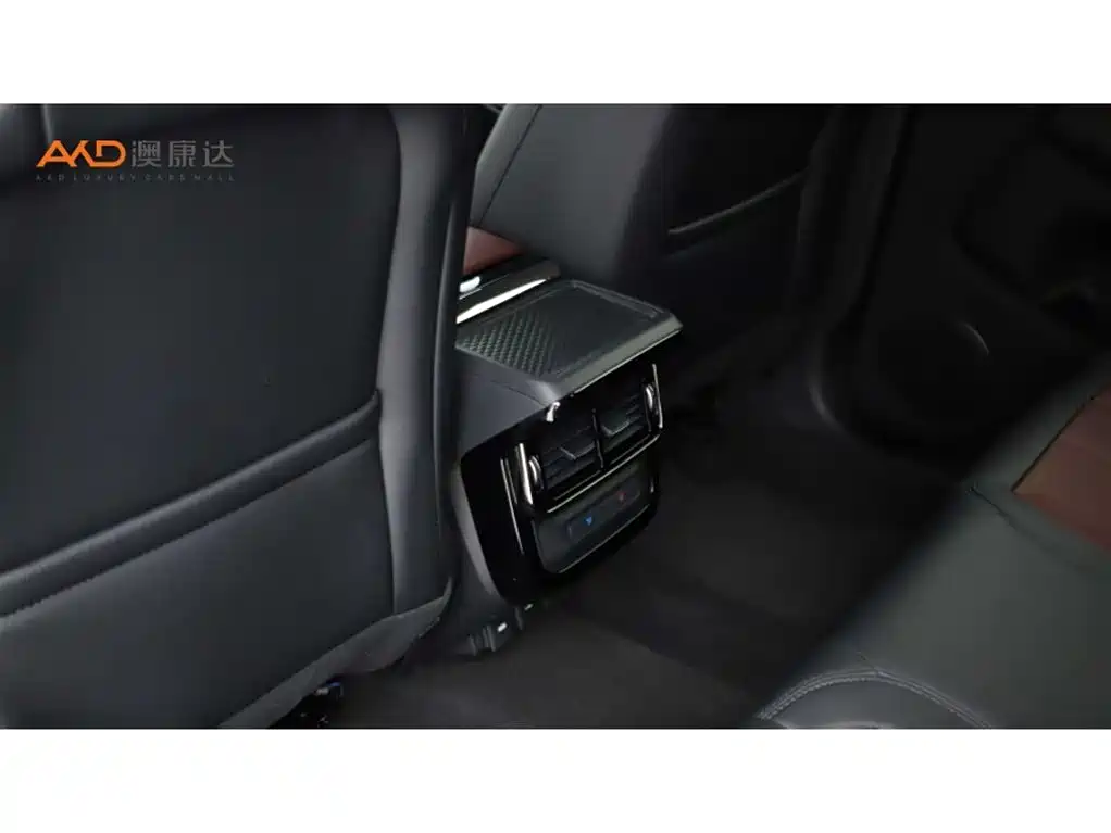 Land Rover Range Rover Evoque 2023 Range Rover Evoque L 249PS Luxury Edition фото 9