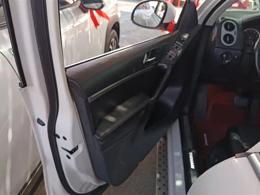 Volkswagen Tiguan 2015 1.8TSI Automatic 4WD Highline фото 7