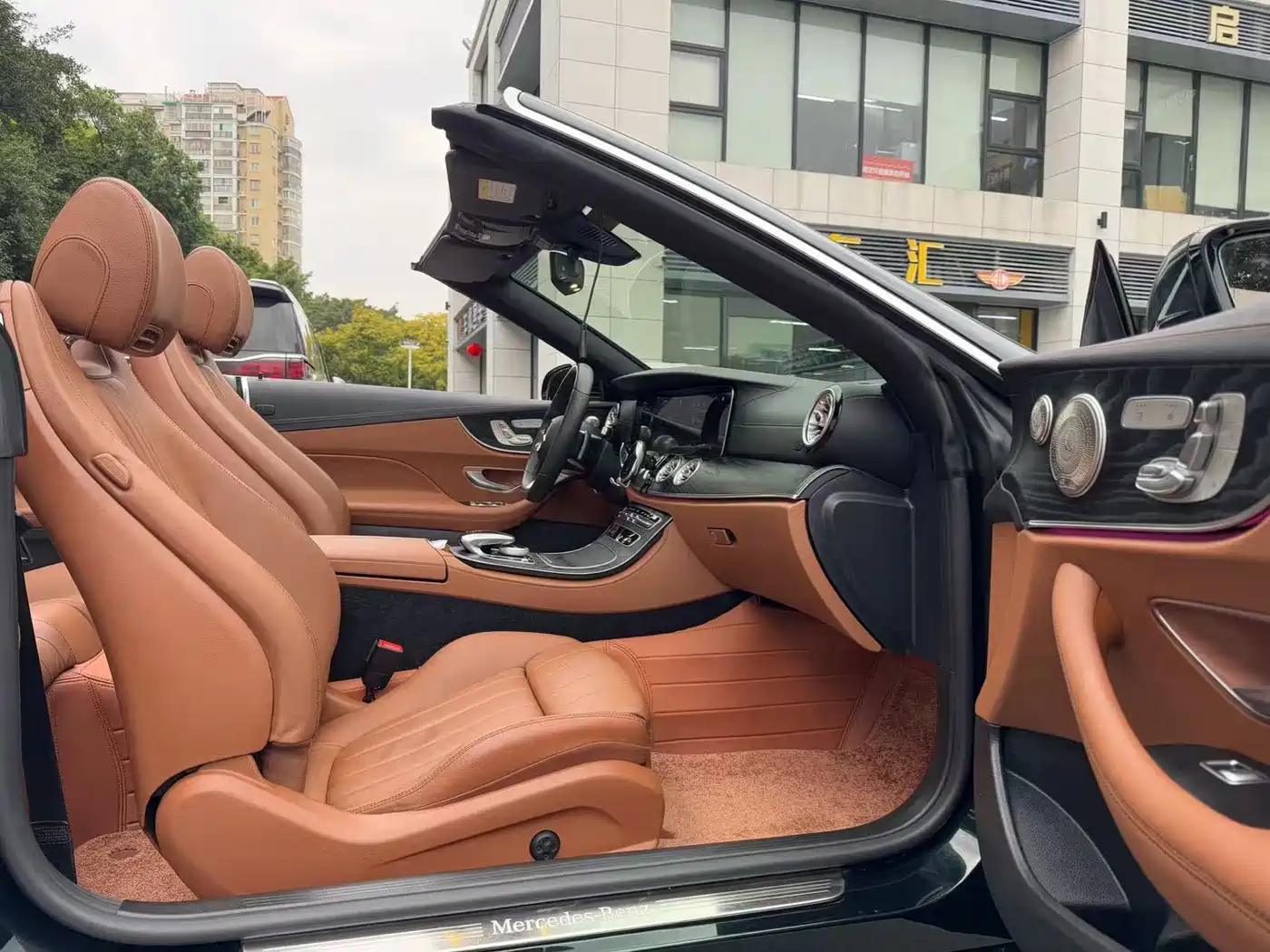 Mercedes-Benz E-Class (Import) 2021 E 260 4MATIC Convertible Coupe фото 3