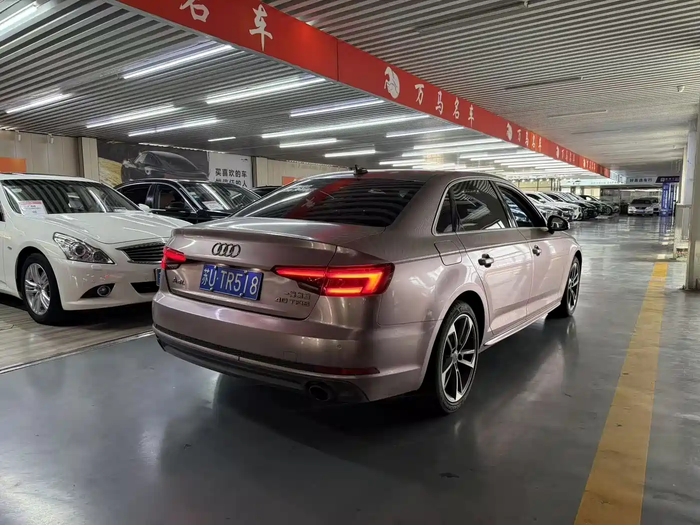 Фото 6 - Audi A4L