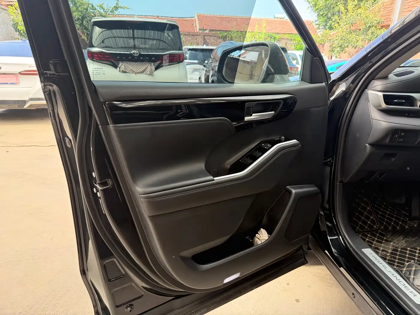 Toyota Highlander 2022 380T 4WD Premium 7-Seater фото 11