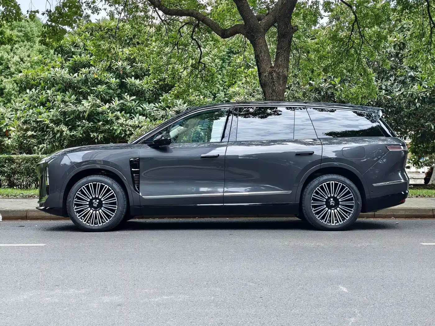 NIO ES8 2025 Model 6-Seat Executive Luxury Edition фото 19