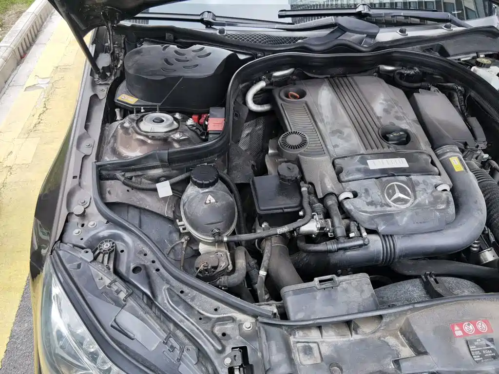 Photo 21 - Mercedes-Benz E-Class