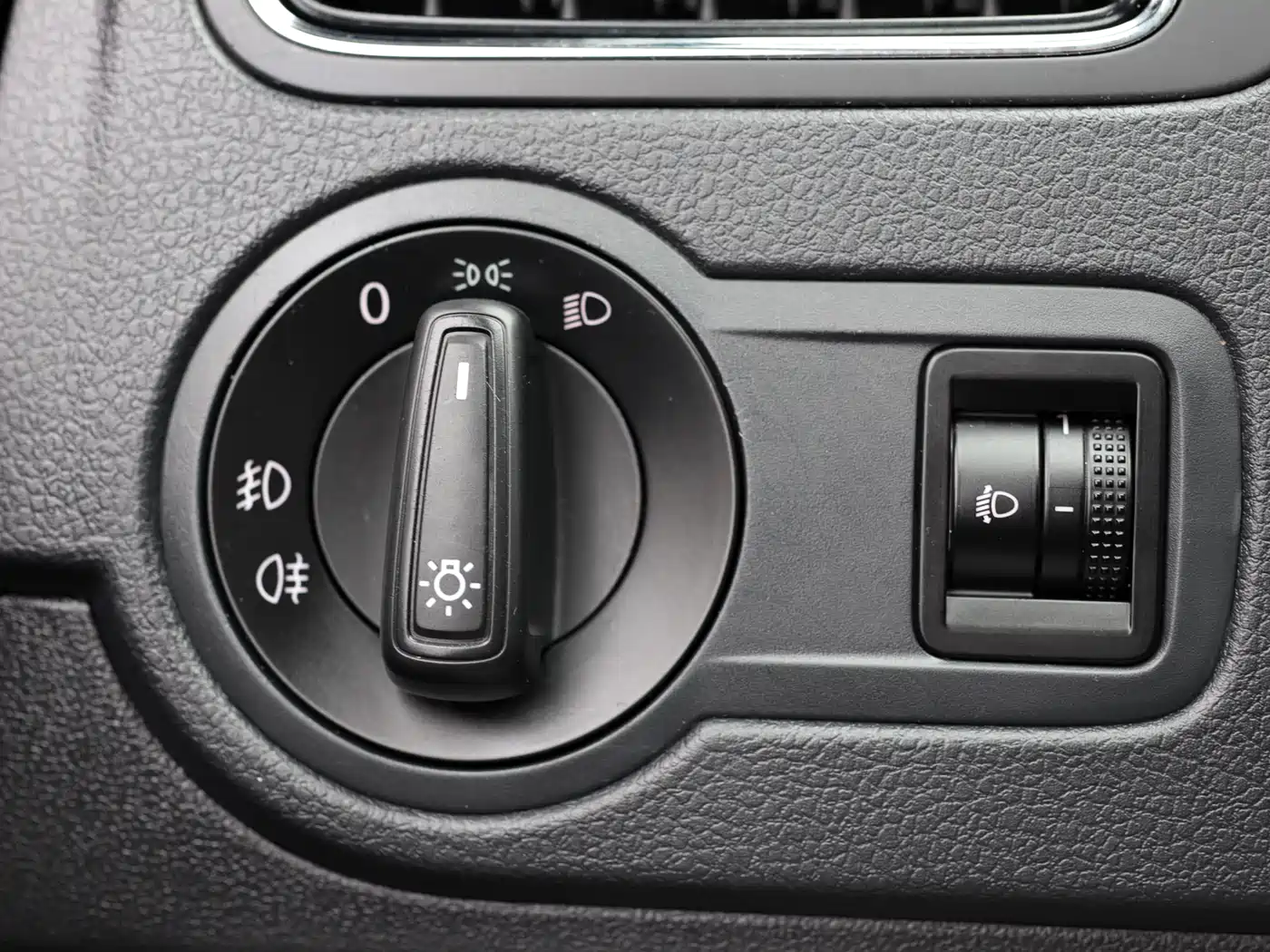 Volkswagen Polo 2016 1.6L Automatic Comfort фото 13