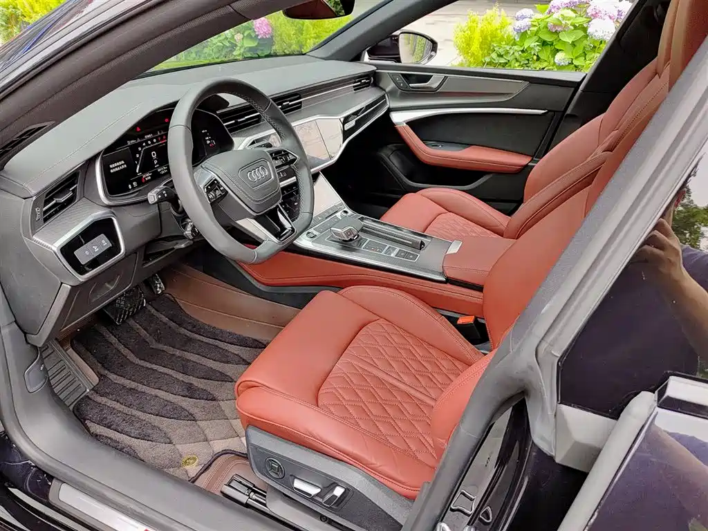 Audi A7L 2024 45 TFSI quattro Black Warrior Edition фото 7
