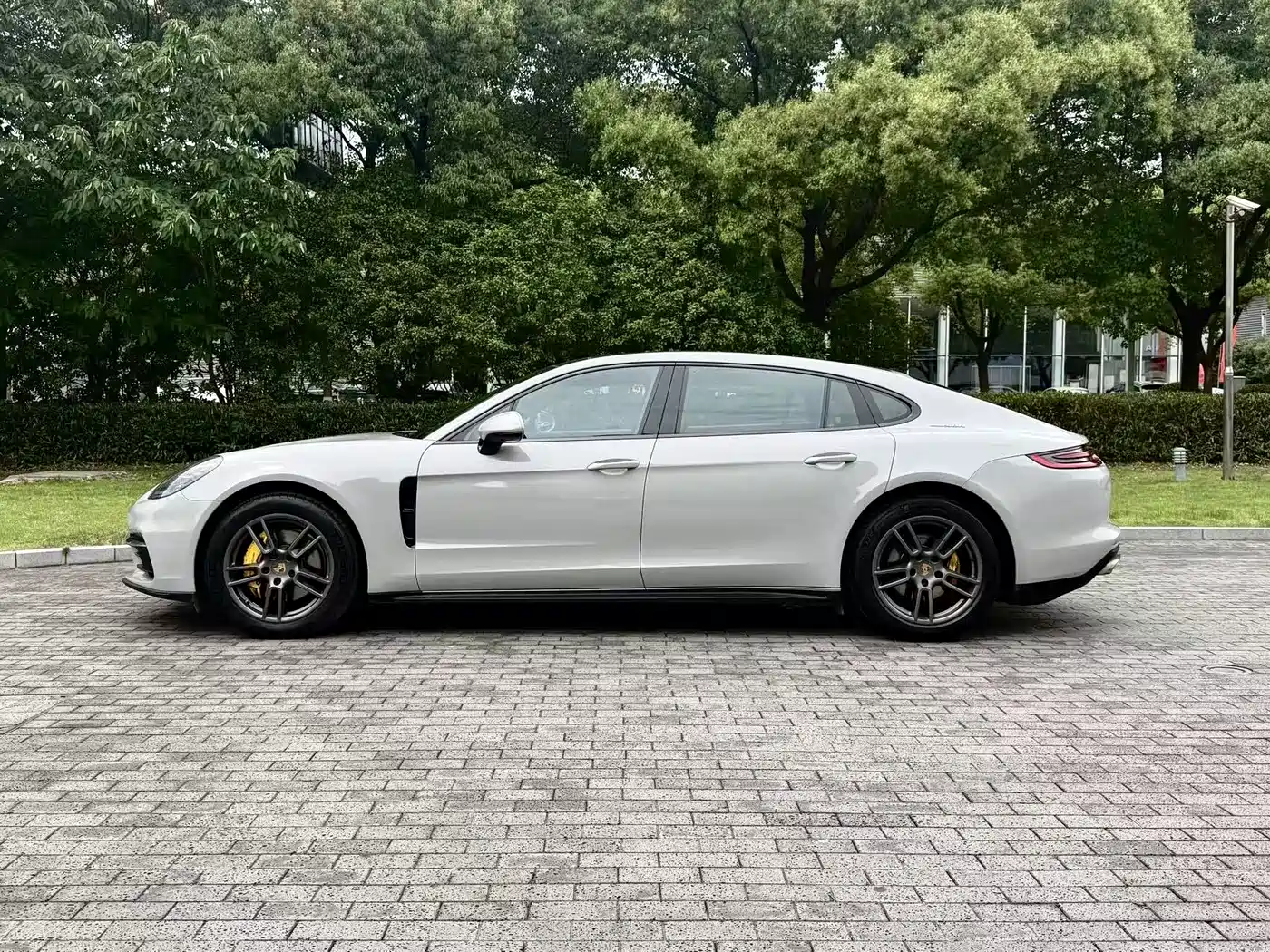 Porsche Panamera 2017 Panamera 4 Executive Long Wheelbase 3.0T фото 2