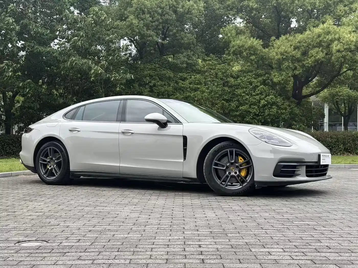 Porsche Panamera 2017 Panamera 4 Executive Long Wheelbase 3.0T фото 5