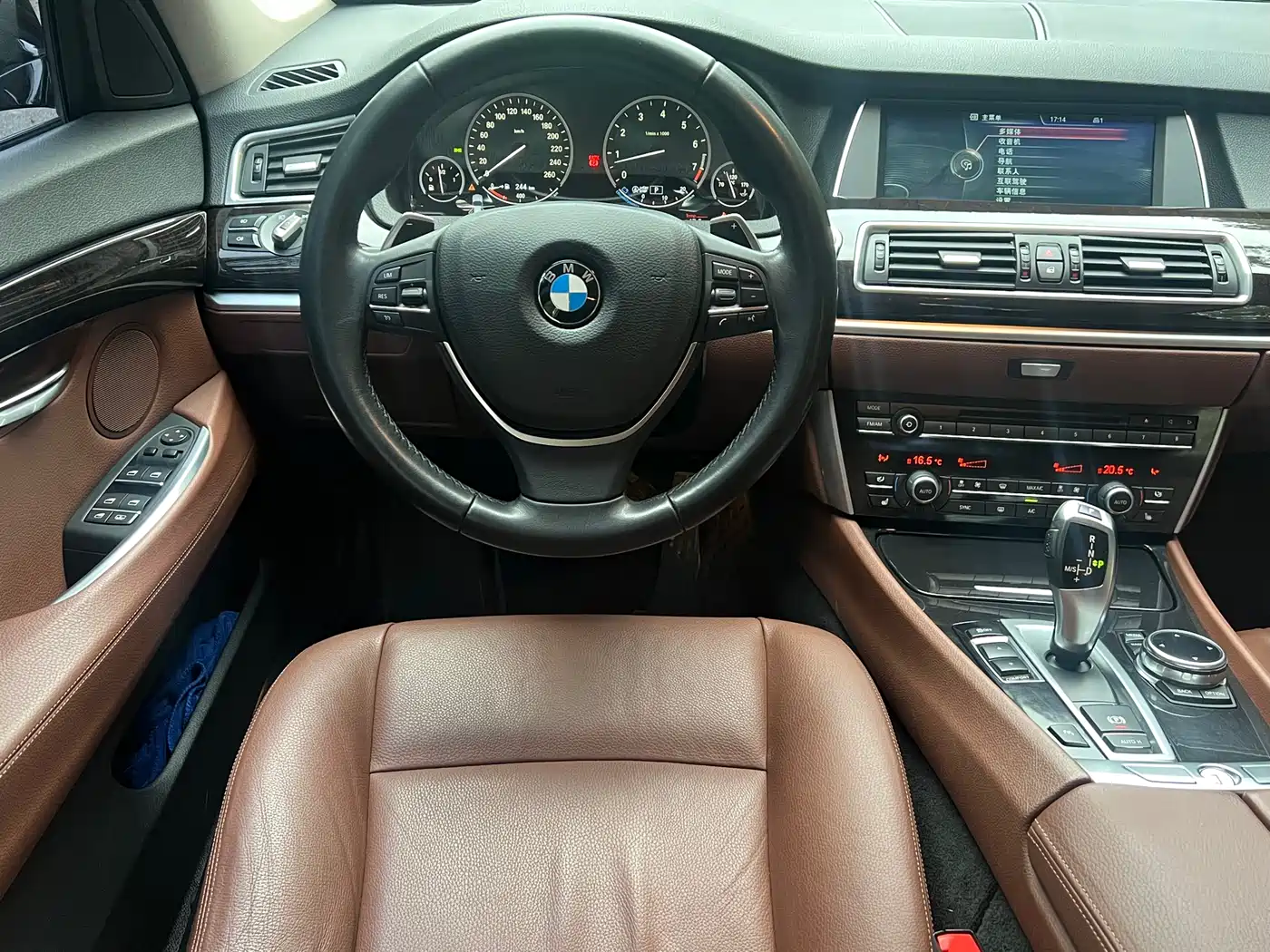 BMW 5 Series GT 2014 535i Leading фото 13