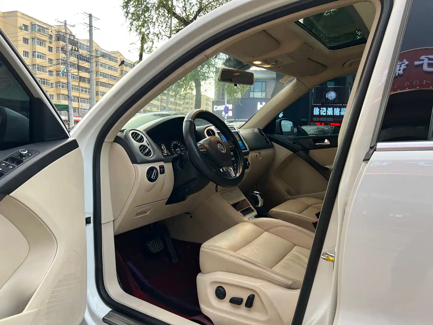 Volkswagen Tiguan 2012 1.8TSI Automatic 4WD Trend Edition фото 9